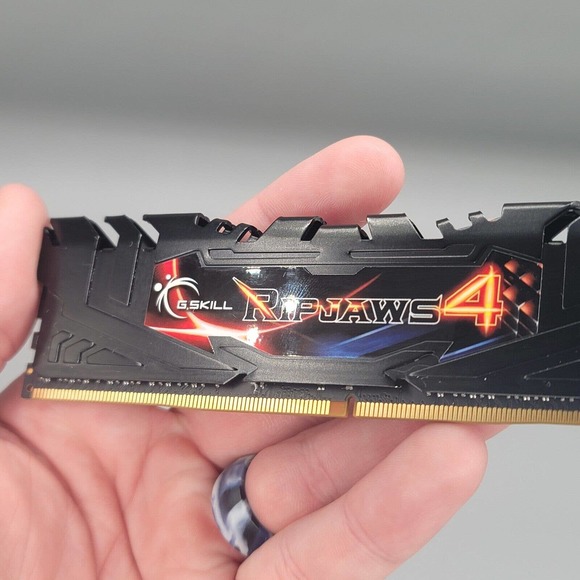 G.SKILL Ripjaws 4 Series 16GB (4x4GB) DDR4 3000 (PC4 24000) F4-3000C15Q-16GRK - Picture 4 of 10